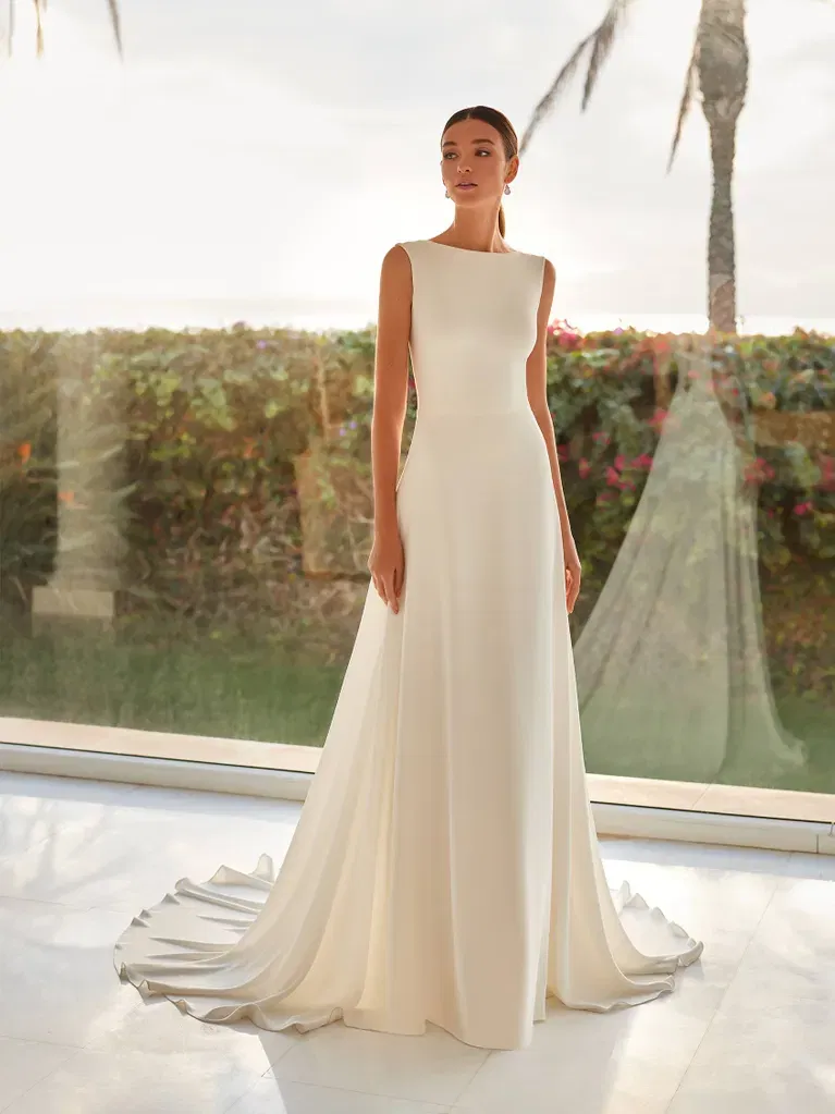 BG Silhouette Wedding Dress