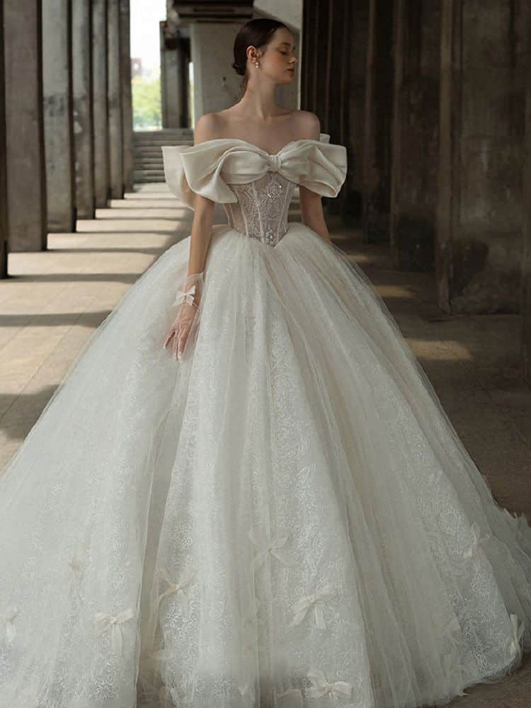 Sweetheart Neckline Wedding Dress