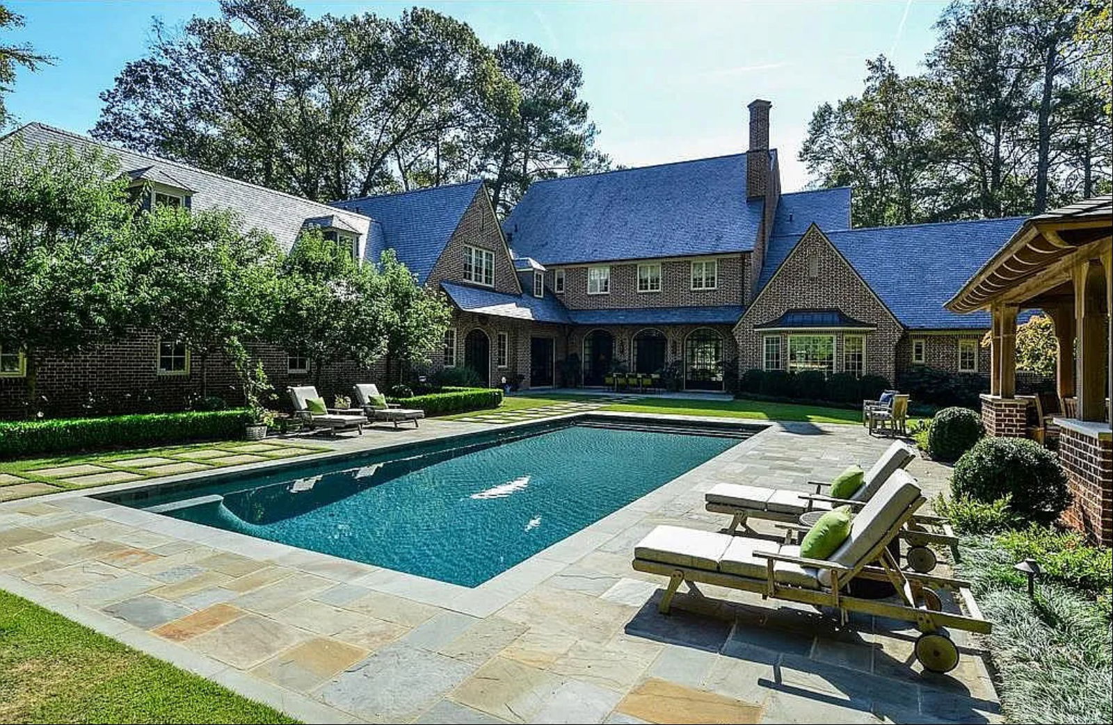 Matt Ryan's Mansion in Atlanta: A Blend of Country and Modern Theme ...