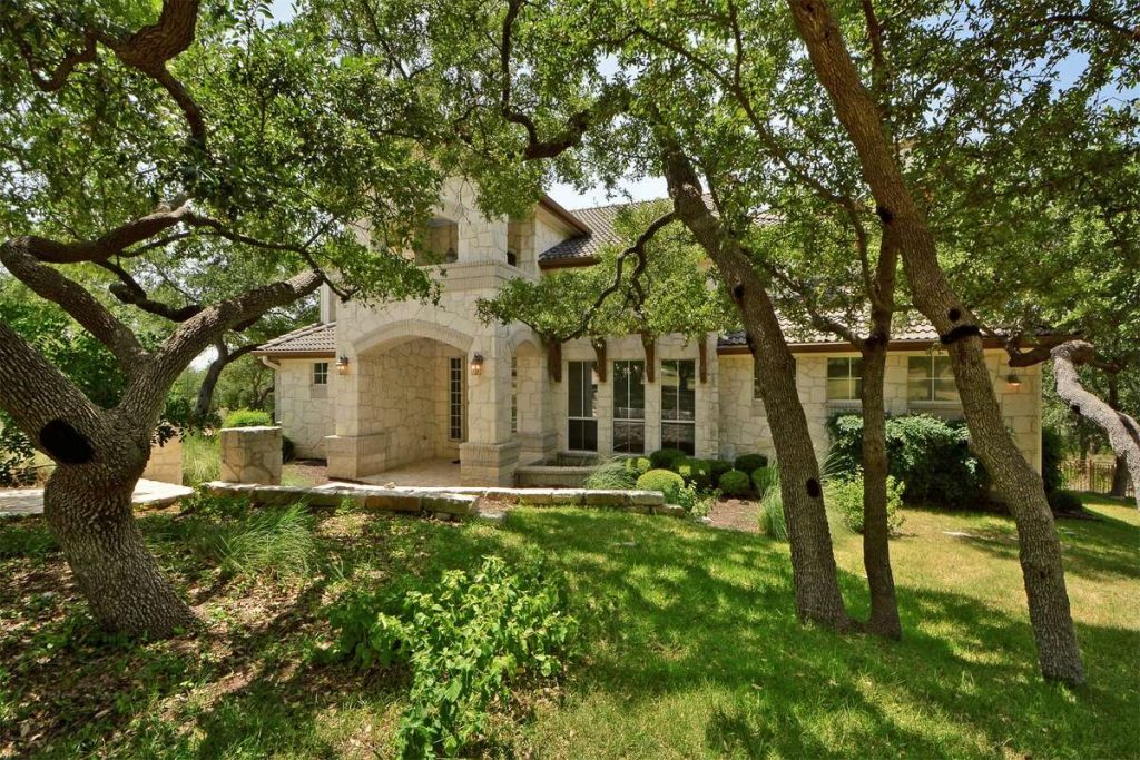 Photos of Tim Duncan's Former House.