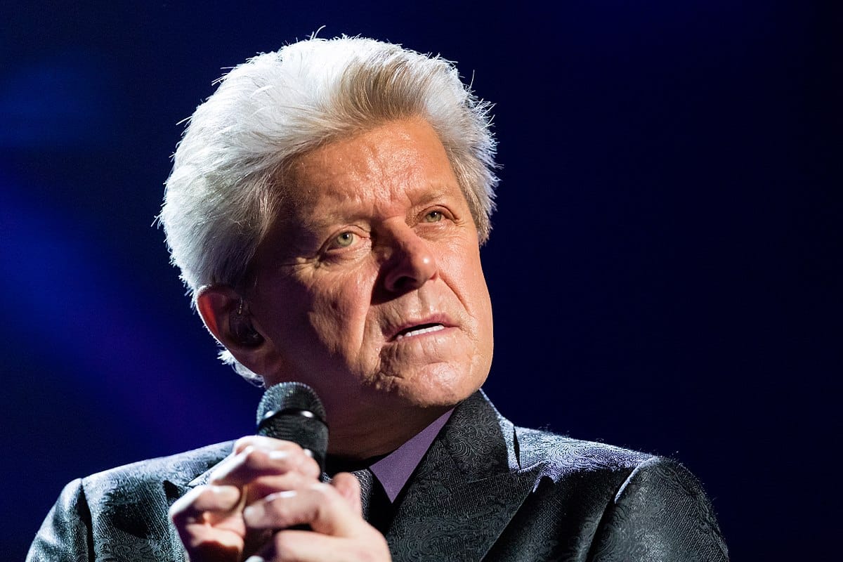 Peter Cetera's Leadership and Defining Hits