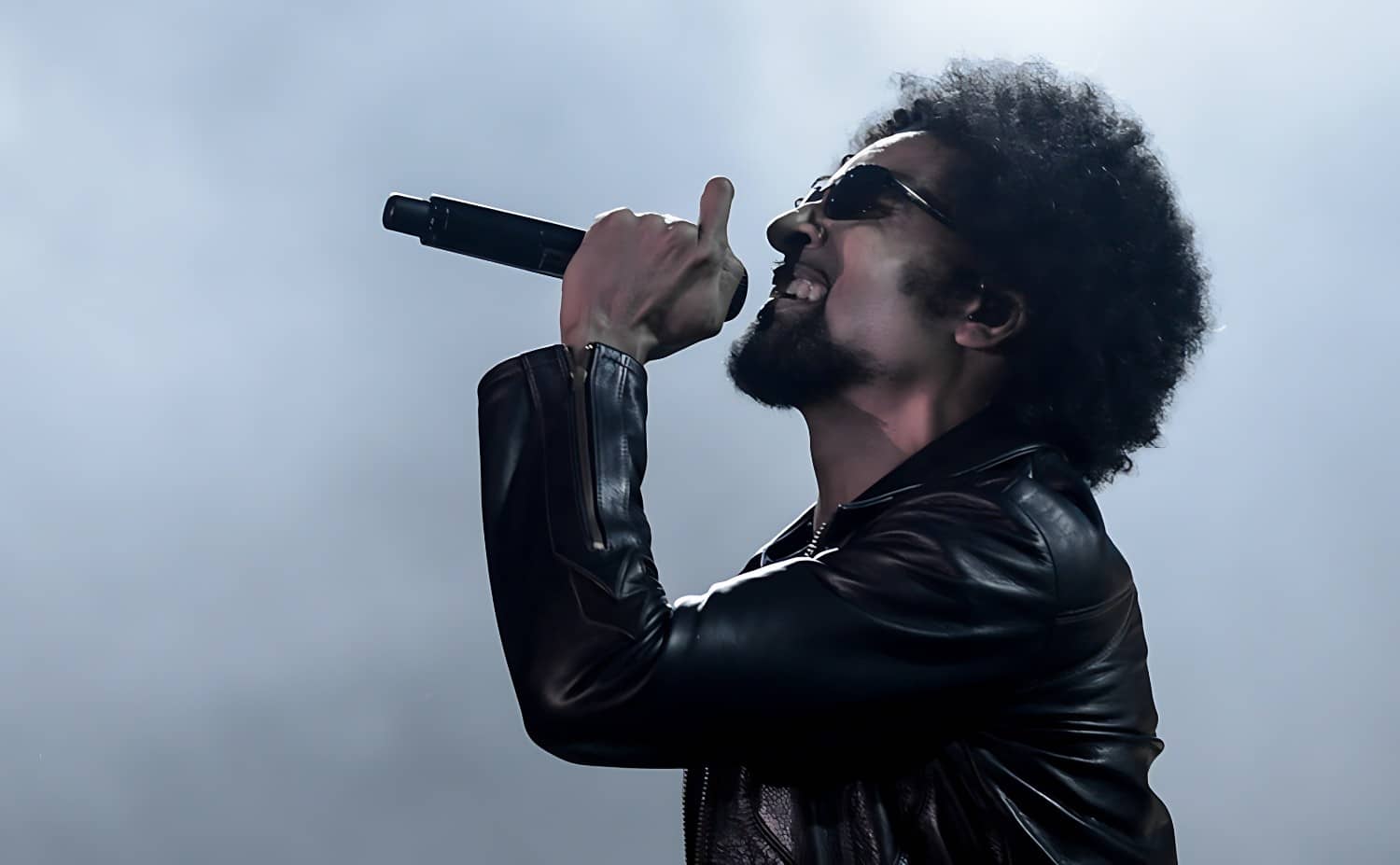 William DuVall Lead vocalist and rhythm guitarist (joined in 2006)