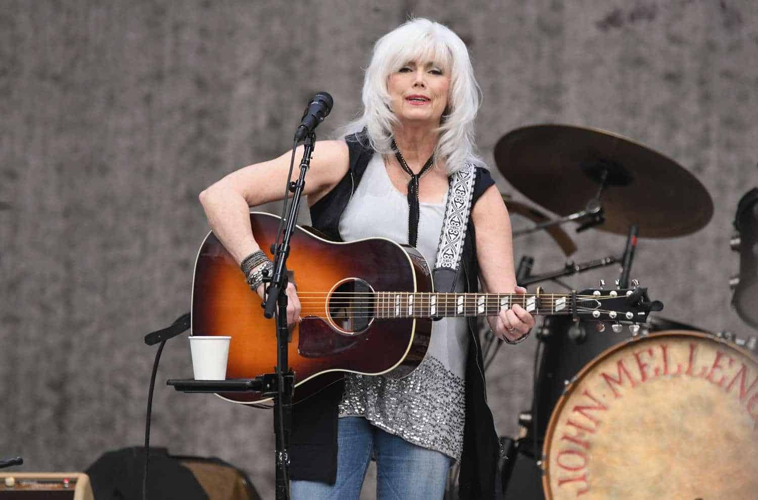 Emmylou_Harris