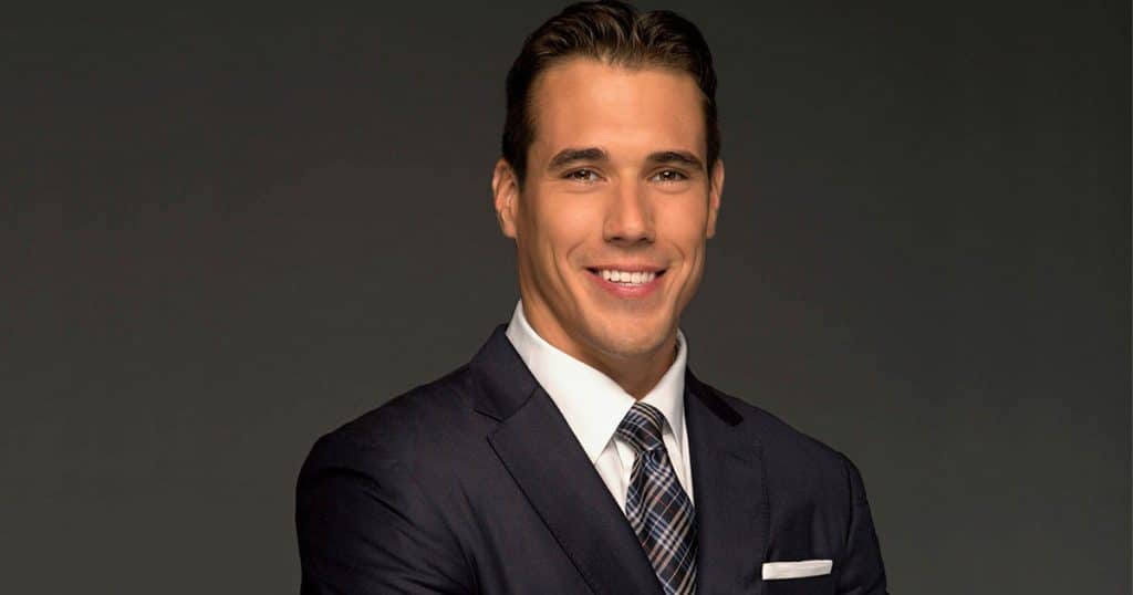 How Old is Brady Quinn?