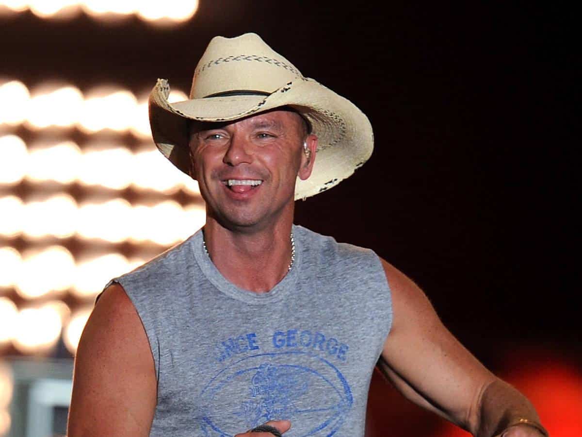 Kenny_Chesney_-_Knoxville