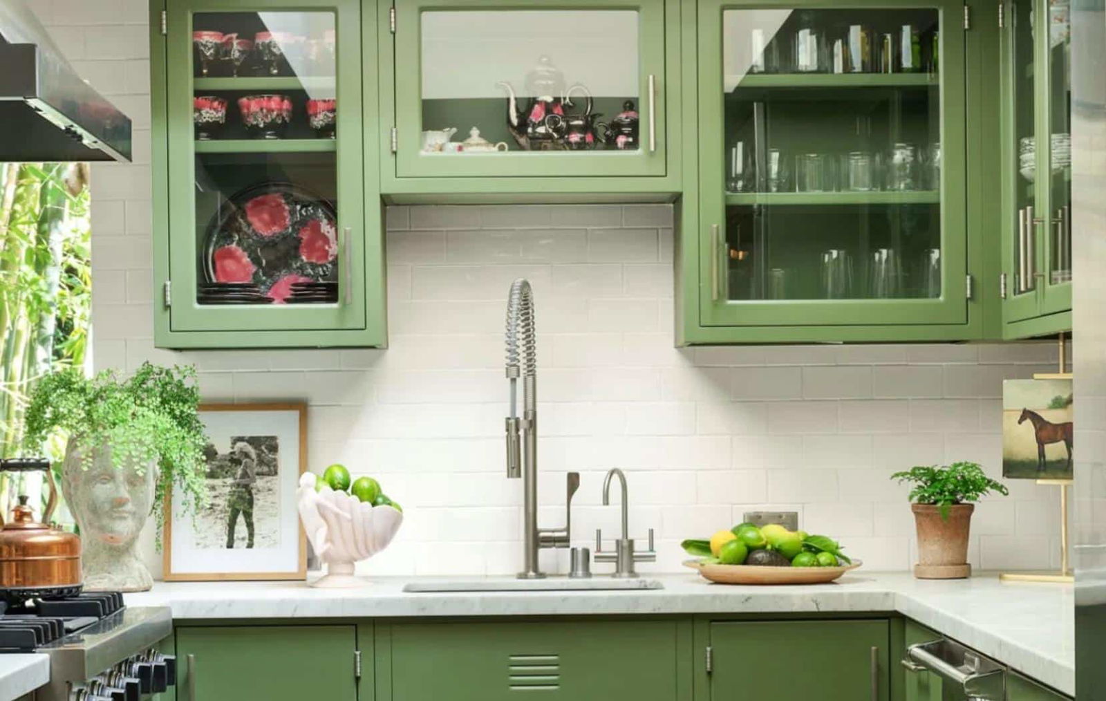 Kitchen_Modern_Functionality_with_a_Vintage_Touch