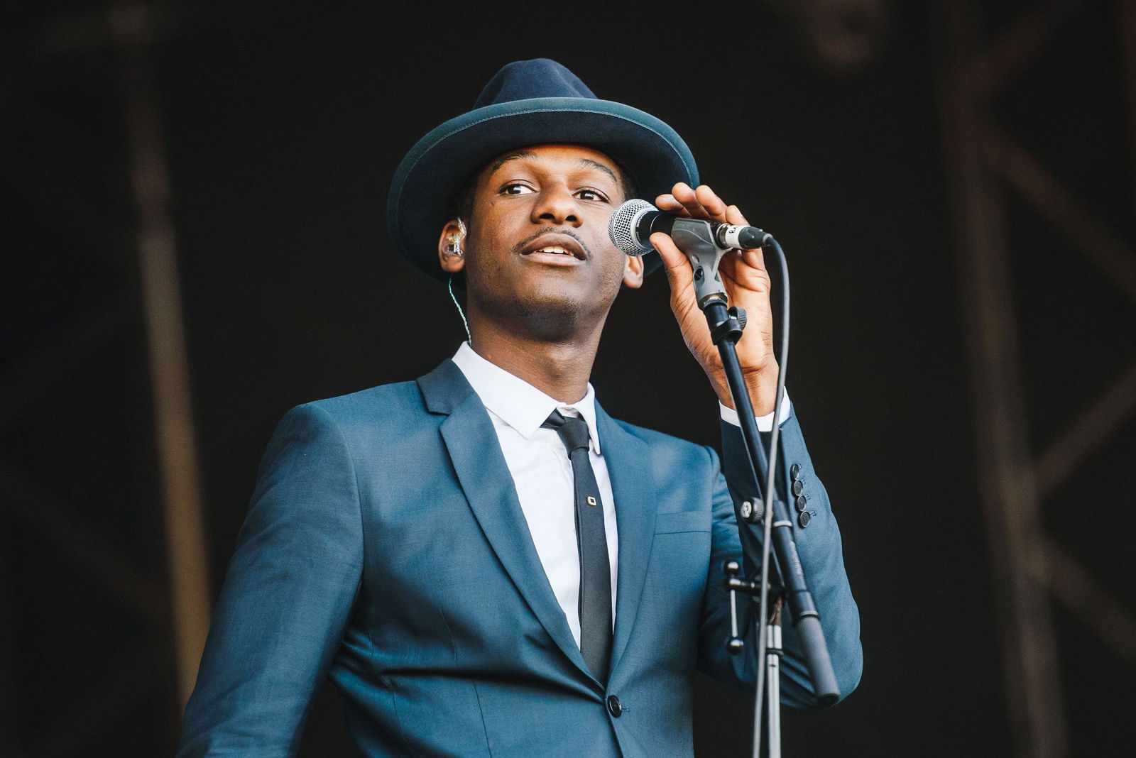 Leon_Bridges