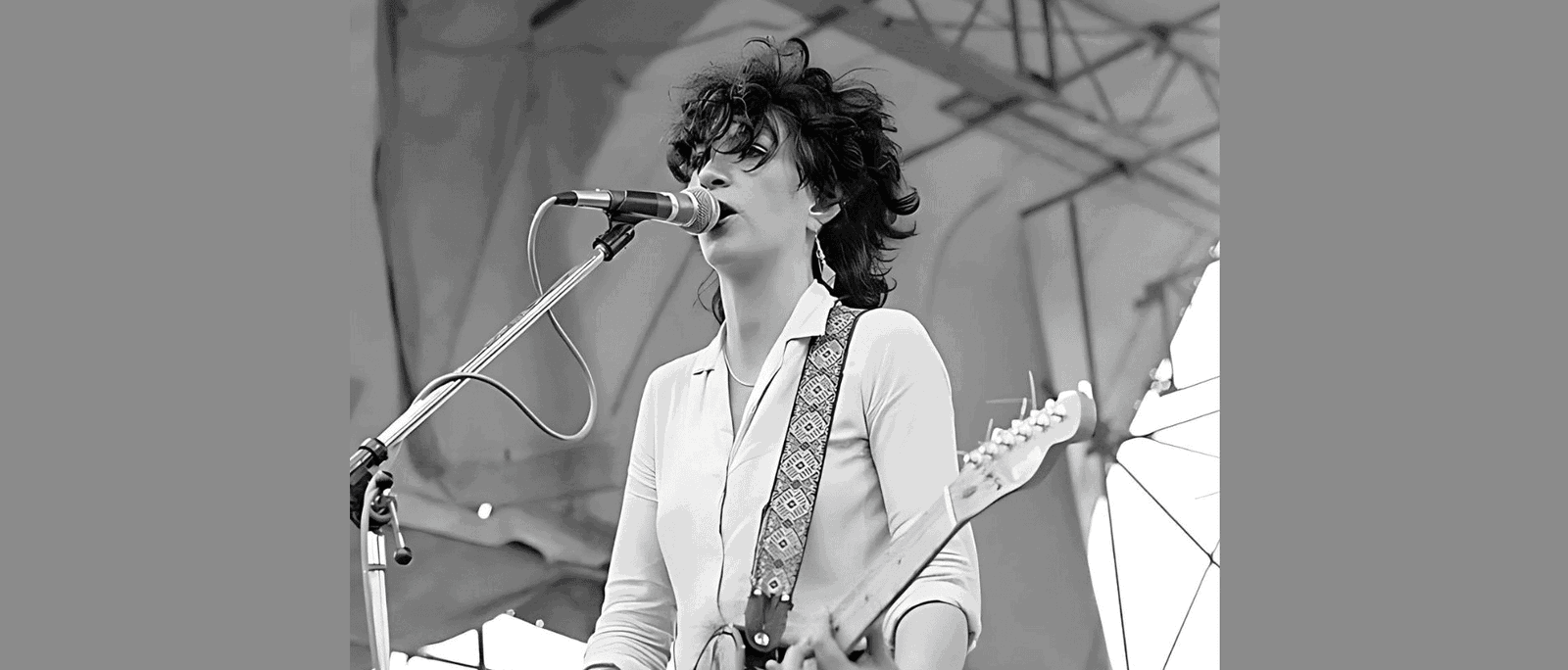 Lesley_Woods_The_Au_Pairs