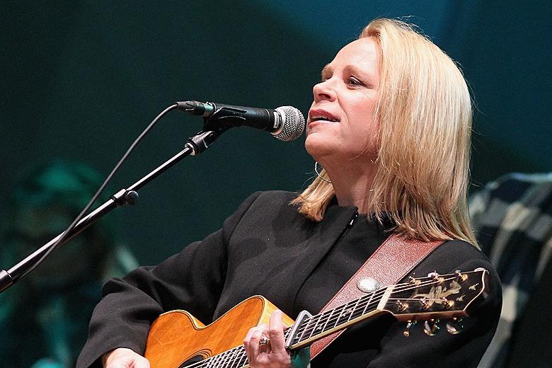 Mary_Chapin_Carpenter