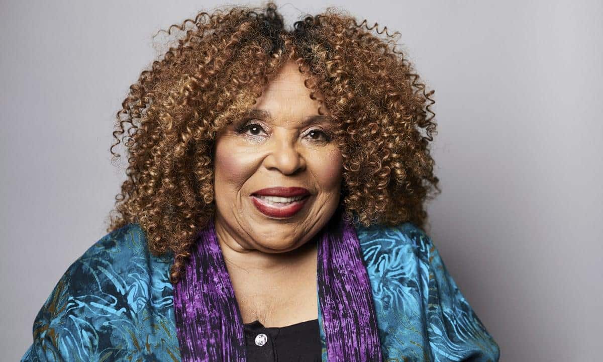 Roberta_Flack_is_known_for_her_soulful_ballads_and_smooth_jazzy_vocals_Her_hits_often_blend_jazz_RB_and_pop_influences