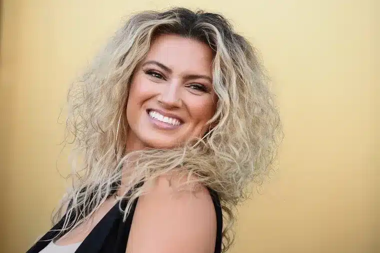 Tori_Kelly