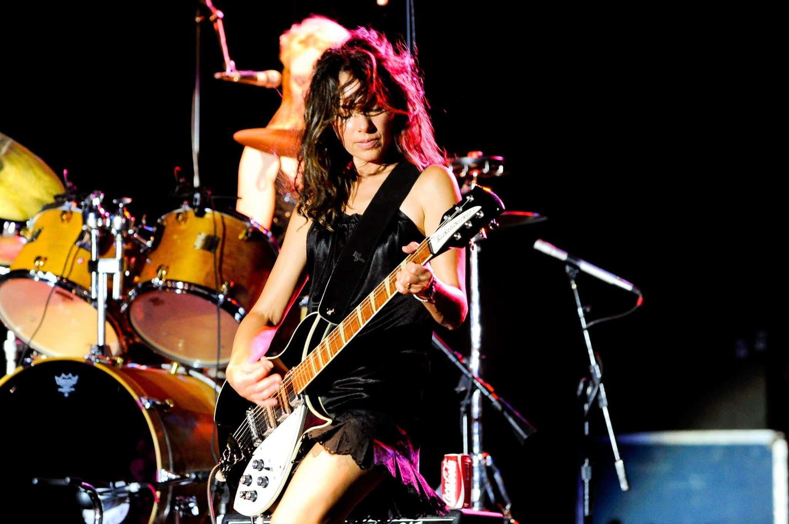 Vocal_Style_and_Stage_Presence
