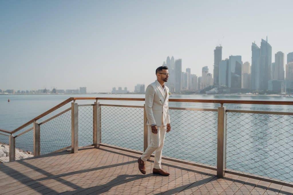 Stay Cool and Classy in Dubai? Travel Outfit Ideas and Car Rentals For Your Persona