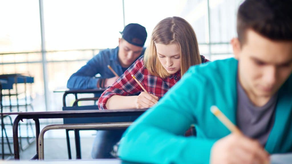 Key Features to Seek in a Reliable Nursing Paper Writing Service