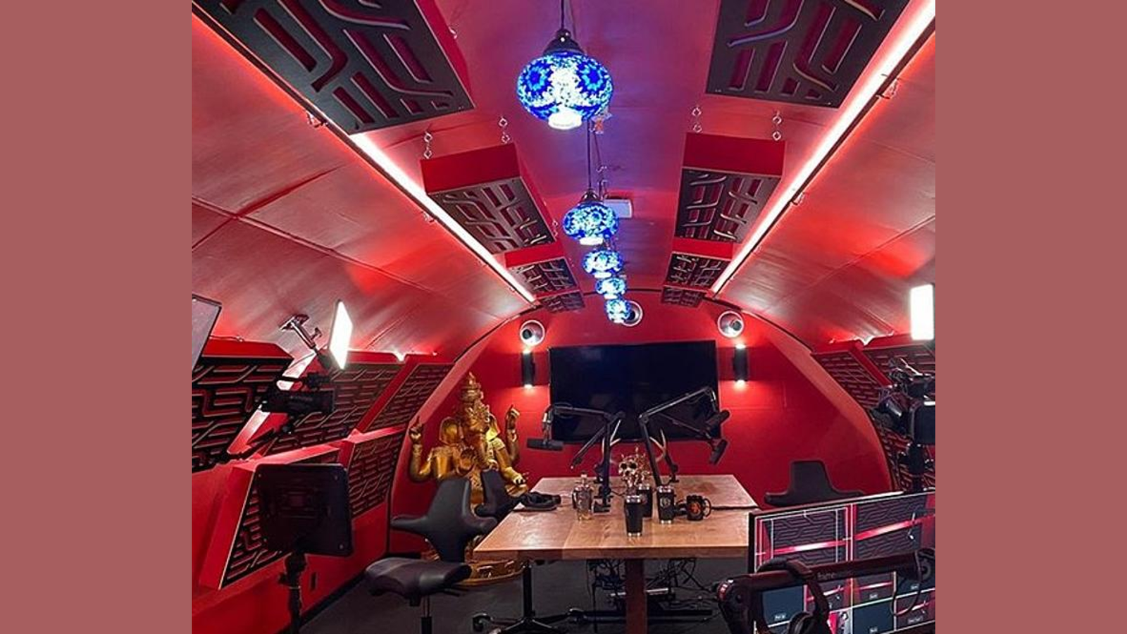 The_Podcast_Studio_Culture_Meets_Conversation