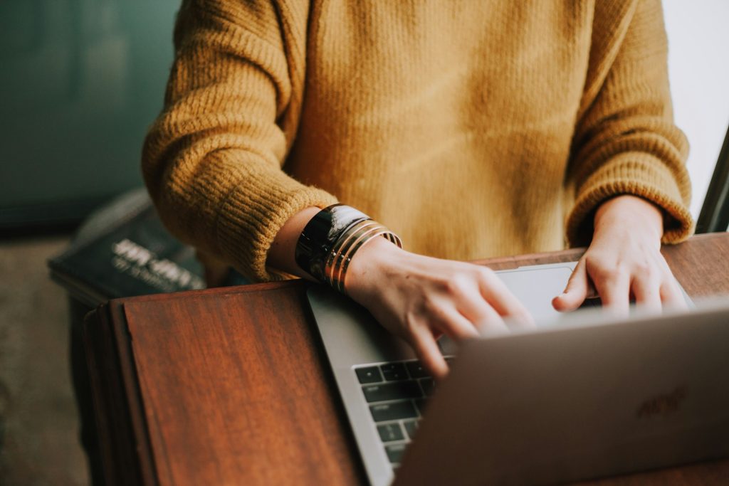 How Free Google Slides Templates for Team Meetings, Lessons, and Reports Help
