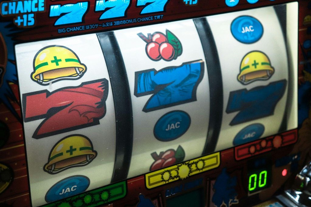 How to play online slots for free?